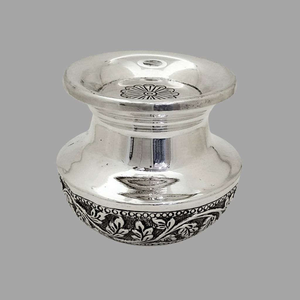 https://www.jewelnidhi.com/img/1609750402AQ GHEE JAADI MODEL 2.jpg